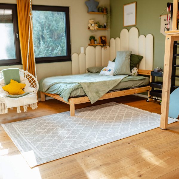 Teppich Oslo im gemütlich eingerichteten Kinderzimmer mit Holzboden
