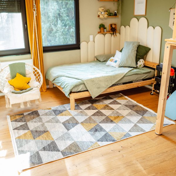 Teppich Kobe im hellen Kinderzimmer mit Holzfußboden