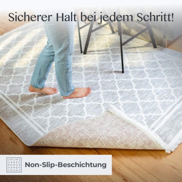 Füße auf dem Teppich Oslo, sichtbare rutschfeste Unterseite