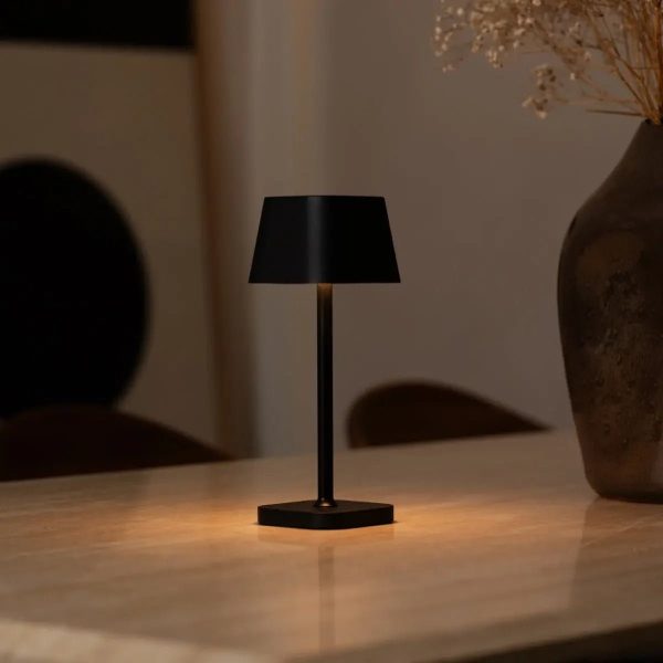 Ava Black wiederaufladbare Tischlampe | Schlanke kabellose Beleuchtungslösung – Bild 4