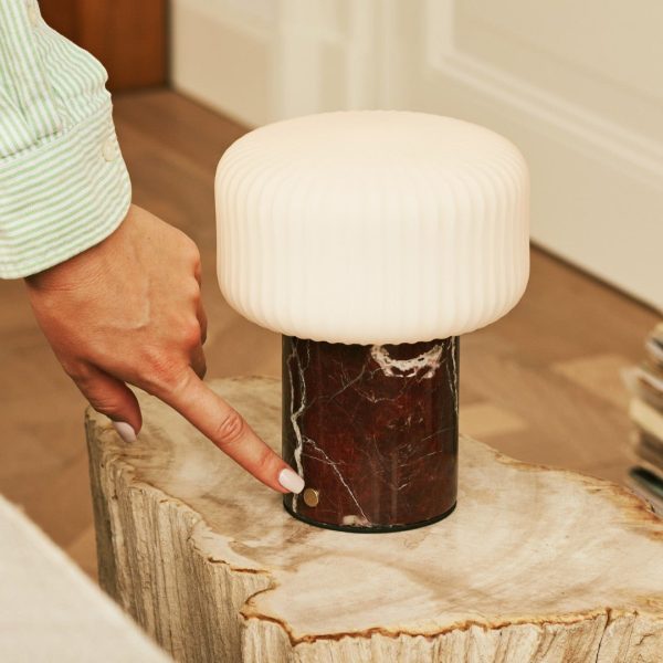 Renoir Red / Rosso Levanto - Marmor wiederaufladbare Tischlampe - Schnurlos, USB -wiederaufladbar und bis zu 120 Stunden Beleuchtung – Bild 8