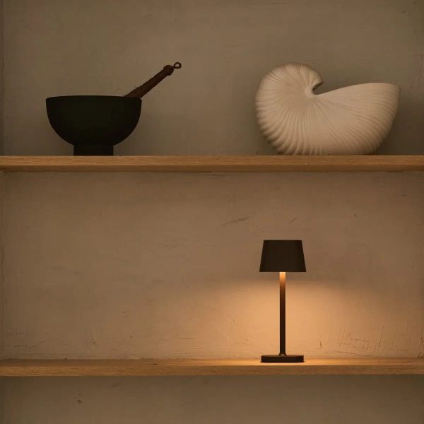 Ava Mokkabraune wiederaufladbare Tischlampe | Kabellos und dimmbar – Bild 9