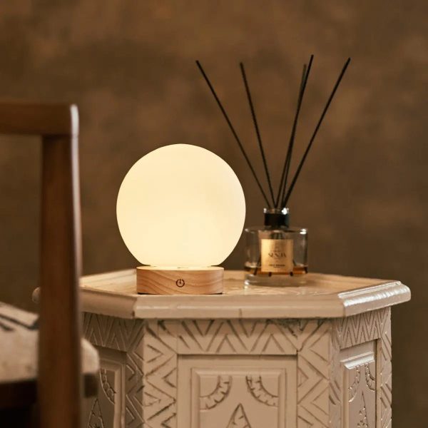 Flores hellbraune Holzlampe mit Glasbirne - wiederaufladbares und dimmbares kabelloses Licht – Bild 7