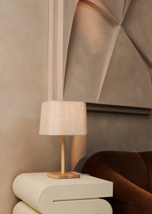 Marley Holzlampe mit Beige Schatten - stilvoller und organischer Hausbeleuchtung