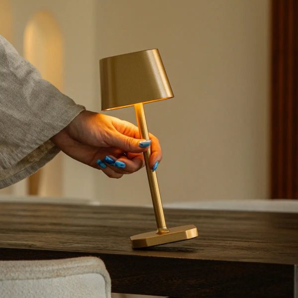 Ava Gold wiederaufladbare Tischlampe | Kabellos, dimmbar und stilvoll – Bild 5