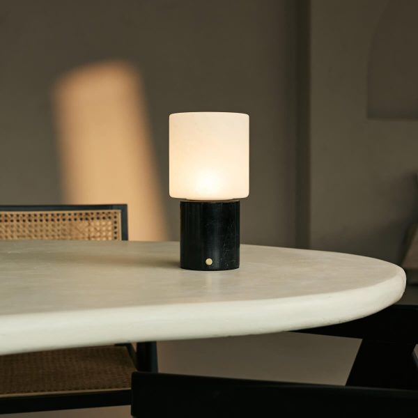 Cuyp Black / Nero Marquina - Marmor wiederaufladbare Tischlampe - Schnurlos, USB -wiederaufladbar und bis zu 120 Laufzeit – Bild 4