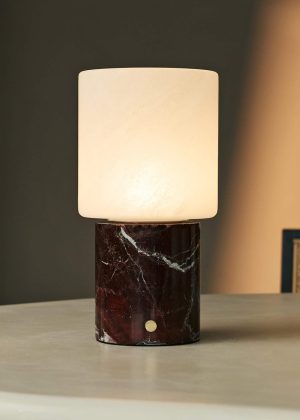 Cuyp Red / Rosso Levanto - Marmor wiederaufladbare Tischlampe - Schnurlos, USB -wiederaufladbar und bis zu 100 Stunden Laufzeit