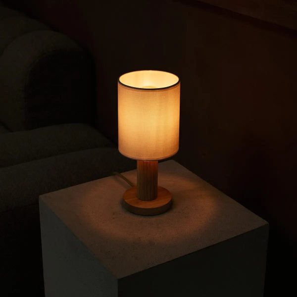Boris hellbraune Lampe mit 2 Meter Kabel - Stofffarbenschattenlampe & Holzbasis – Bild 3