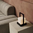 Noah dunkelbraune hölzerne wiederaufladbare Tischlampe mit Glas und Holzgriff