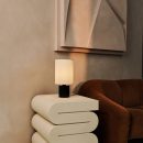 Kiko Black Tischlampe – Gemütliche Schreibtischlampe in Schwarz und Beige mit E27-Fassung