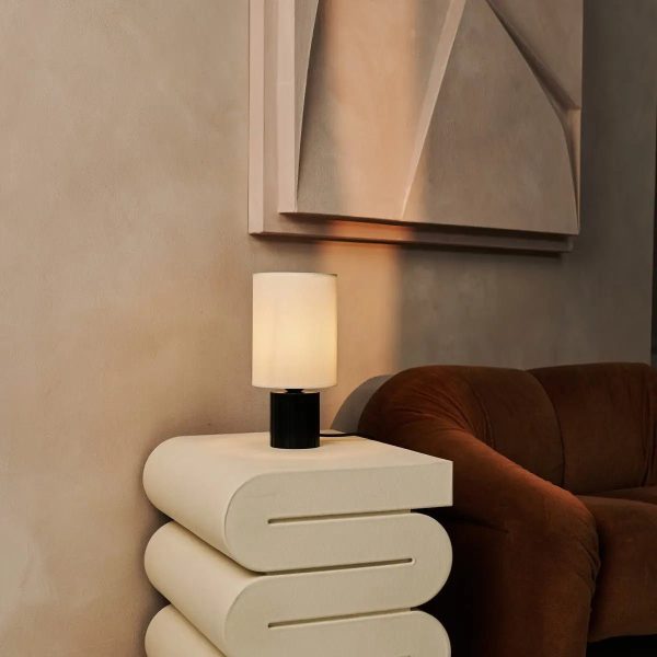Kiko Black Tischlampe – Gemütliche Schreibtischlampe in Schwarz und Beige mit E27-Fassung