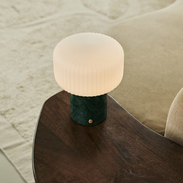 Renoir Green / Verde Alpi - Marmor wiederaufladbare Tischlampe - Schnurloses, USB wiederaufladbar und bis zu 120 Stunden Beleuchtung – Bild 5