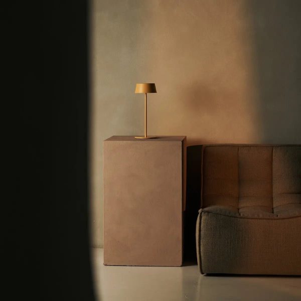 Hugo Amber Yellow Wiederaufladbare Tischlampe aus Eisen – dimmbar, stilvoll und kabellos – Bild 9