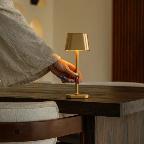 Ava Gold wiederaufladbare Tischlampe | Kabellos, dimmbar und stilvoll – Bild 13