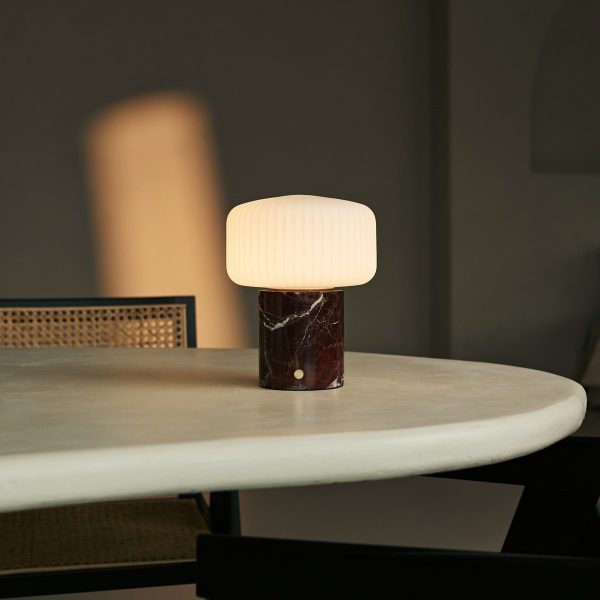 Renoir Red / Rosso Levanto - Marmor wiederaufladbare Tischlampe - Schnurlos, USB -wiederaufladbar und bis zu 120 Stunden Beleuchtung – Bild 10