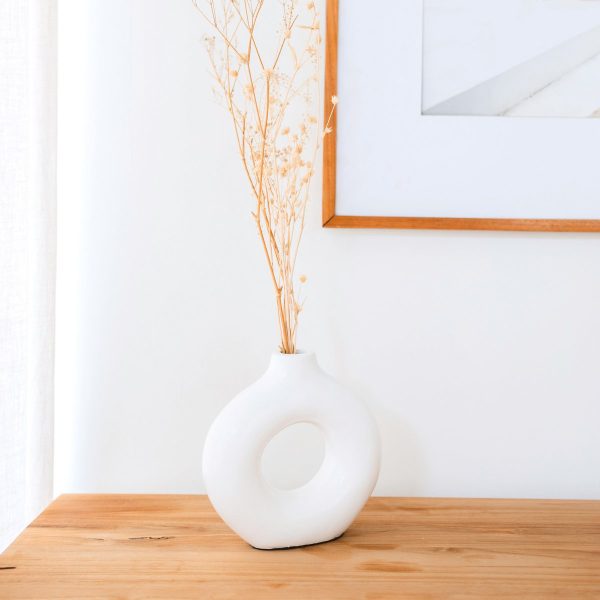 Ringförmige Vase weiß – Tonvase handgefertigt – kleine Boho-Vase – Vase für Trockenblumen – dekorative Vase für Fensterbank, Regal oder Tisch NUSA – Bild 3