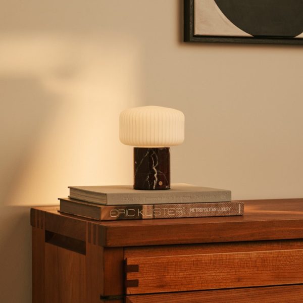 Renoir Red / Rosso Levanto - Marmor wiederaufladbare Tischlampe - Schnurlos, USB -wiederaufladbar und bis zu 120 Stunden Beleuchtung – Bild 11