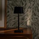 Ava Black wiederaufladbare Tischlampe | Schlanke kabellose Beleuchtungslösung