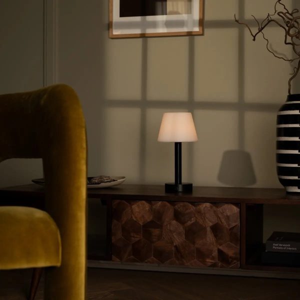 Zoë schwarze wiederaufladbare Tischlampe aus Holz | Dimmbar und tragbar | 80 Stunden Akkulaufzeit – Bild 15