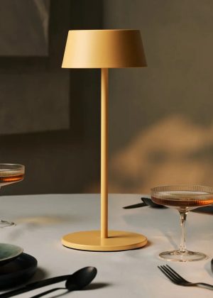 Hugo Amber Yellow Wiederaufladbare Tischlampe aus Eisen – dimmbar, stilvoll und kabellos