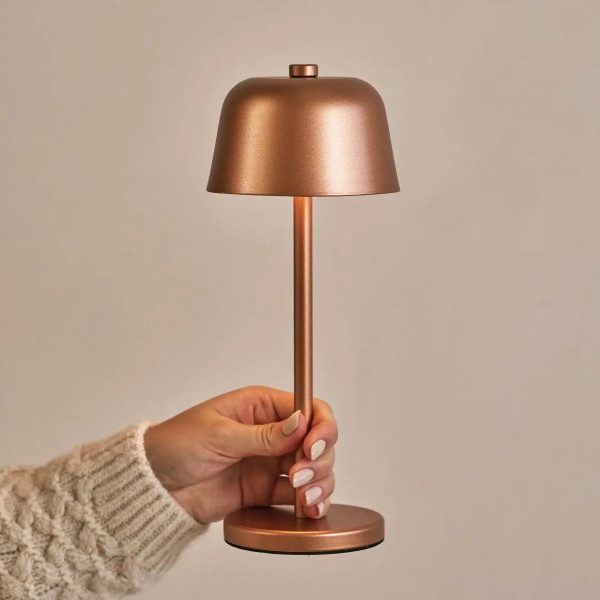 Anton Kupfer wiederaufladbare Tischlampe | Stilvolle und kabellose Beleuchtung