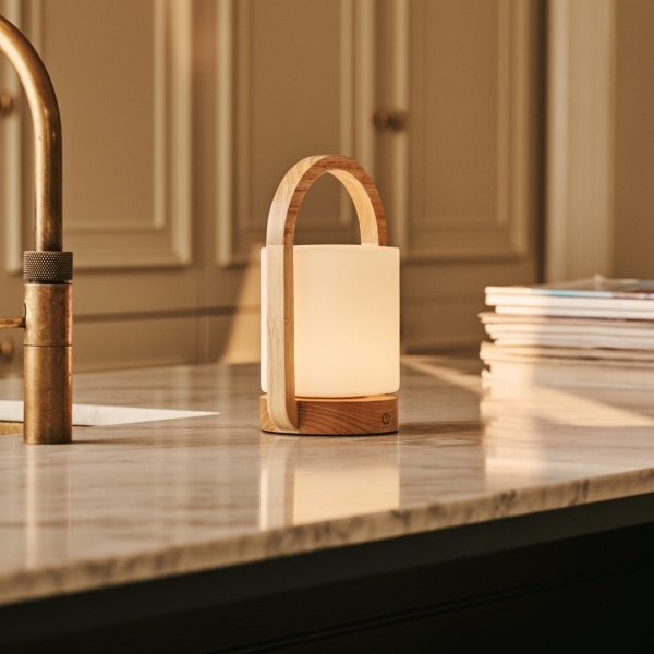 George hellbraune hölzerne wiederaufladbare Lampe in Kombination mit gefrostetem Glas und einem Griff – Bild 6
