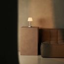 Zoë Weiße wiederaufladbare Tischlampe aus Holz | Kabellos, dimmbar, USB-C, 80-Stunden-Akku