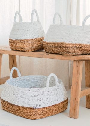 Gewebter Aufbewahrungskorb weiß – Boho Dekokorb – quadratischer Wäschekorb – Regalkorb aus Bananenfaser MAJALENGKA weiß (3 Größen)