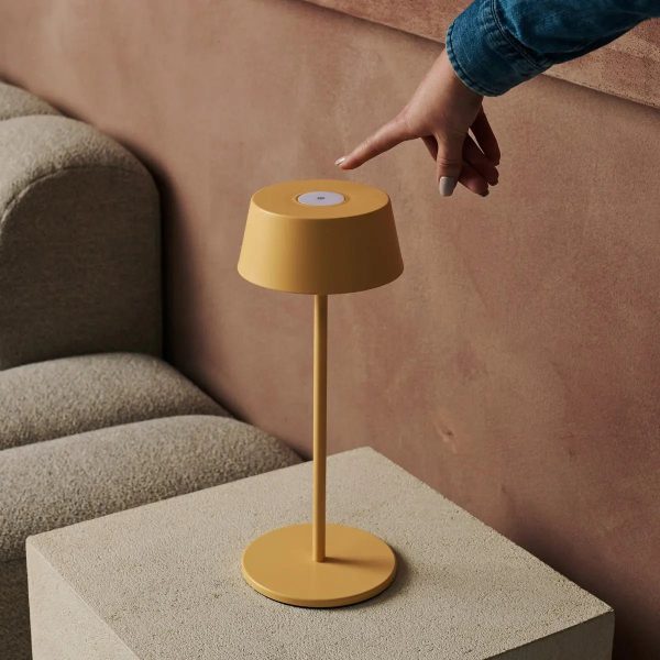 Hugo Amber Yellow Wiederaufladbare Tischlampe aus Eisen – dimmbar, stilvoll und kabellos – Bild 4