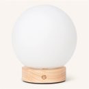 Flores hellbraune Holzlampe mit Glasbirne - wiederaufladbares und dimmbares kabelloses Licht
