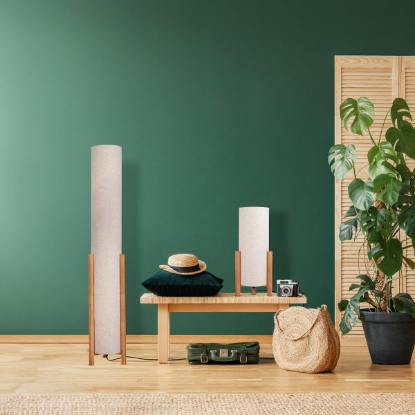 Tischleuchte "MATILDA" klassische Tischlampe mit natürlicher Ausstrahlung durch Holz und Stoffschirm, E27 Fassung, 110 cm hoch – Bild 9