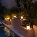 Flores hellbraune Holzlampe mit Glasbirne - wiederaufladbares und dimmbares kabelloses Licht