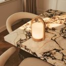 George hellbraune hölzerne wiederaufladbare Lampe in Kombination mit gefrostetem Glas und einem Griff