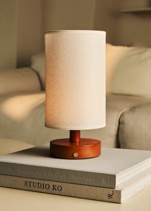 Ben Chestnut braune hölzerne dunkelbraune Tischlampe-wiederaufladbar, dimmbar, USB-C angetrieben