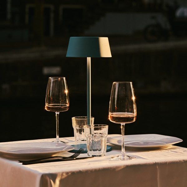 Hugo Amsterdams blaue wiederaufladbare Tischlampe aus Eisen – dimmbar, stilvoll und kabellos – Bild 6