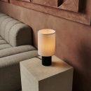 Kiko Black Tischlampe – Gemütliche Schreibtischlampe in Schwarz und Beige mit E27-Fassung