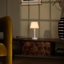 Zoë Weiße wiederaufladbare Tischlampe aus Holz | Kabellos, dimmbar, USB-C, 80-Stunden-Akku