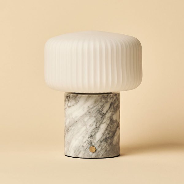 Renoir White / Bianco Statuarietto - Marmor wiederaufladbare Tischlampe - Schnurlos, USB -wiederaufladbar und bis zu 120 Stunden Beleuchtung – Bild 3