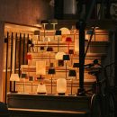 Rover Schwarze Holzlampe - wiederaufladbar, schnurlos und dimmbarer Schatten