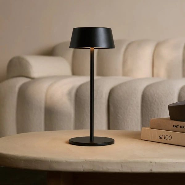 Hugo Midnight Black Wiederaufladbare Tischlampe – dimmbar, stilvoll und kabellos
