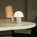 Maes White / Bianco Statuarietto - Elegante Marmorlampenlampe, bis zu 120 Stunden Beleuchtung, stilvoll und funktional