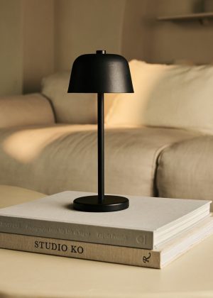 Anton Black wiederaufladbare Tischlampe | Stilvolle und kabellose Beleuchtung