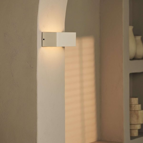 Tessa Vanilla Cordless Wandlampe einschließlich Fernbedienung, 20 Lichtmodi, dimmbares, magnetisches Aufhängungssystem und mit Bewegungssensor