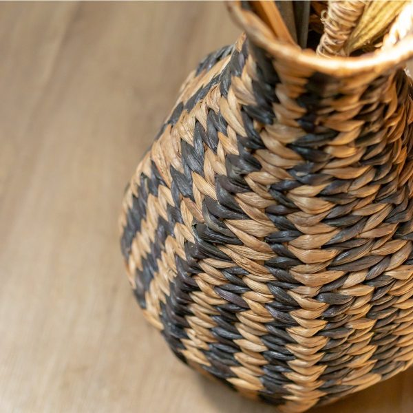 Geflochtene Boho Vase DAYANA schwarz aus Wasserhyazinthe – Bild 3