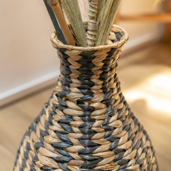 Geflochtene Boho Vase DAYANA schwarz aus Wasserhyazinthe – Bild 4