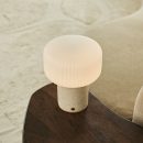 Renoir Beige / Travertino Classico - Travertin wiederaufladbare Tischlampe - Schnurlos, USB -wiederaufladbar und bis zu 120 Stunden Beleuchtung