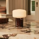 Renoir Red / Rosso Levanto - Marmor wiederaufladbare Tischlampe - Schnurlos, USB -wiederaufladbar und bis zu 120 Stunden Beleuchtung
