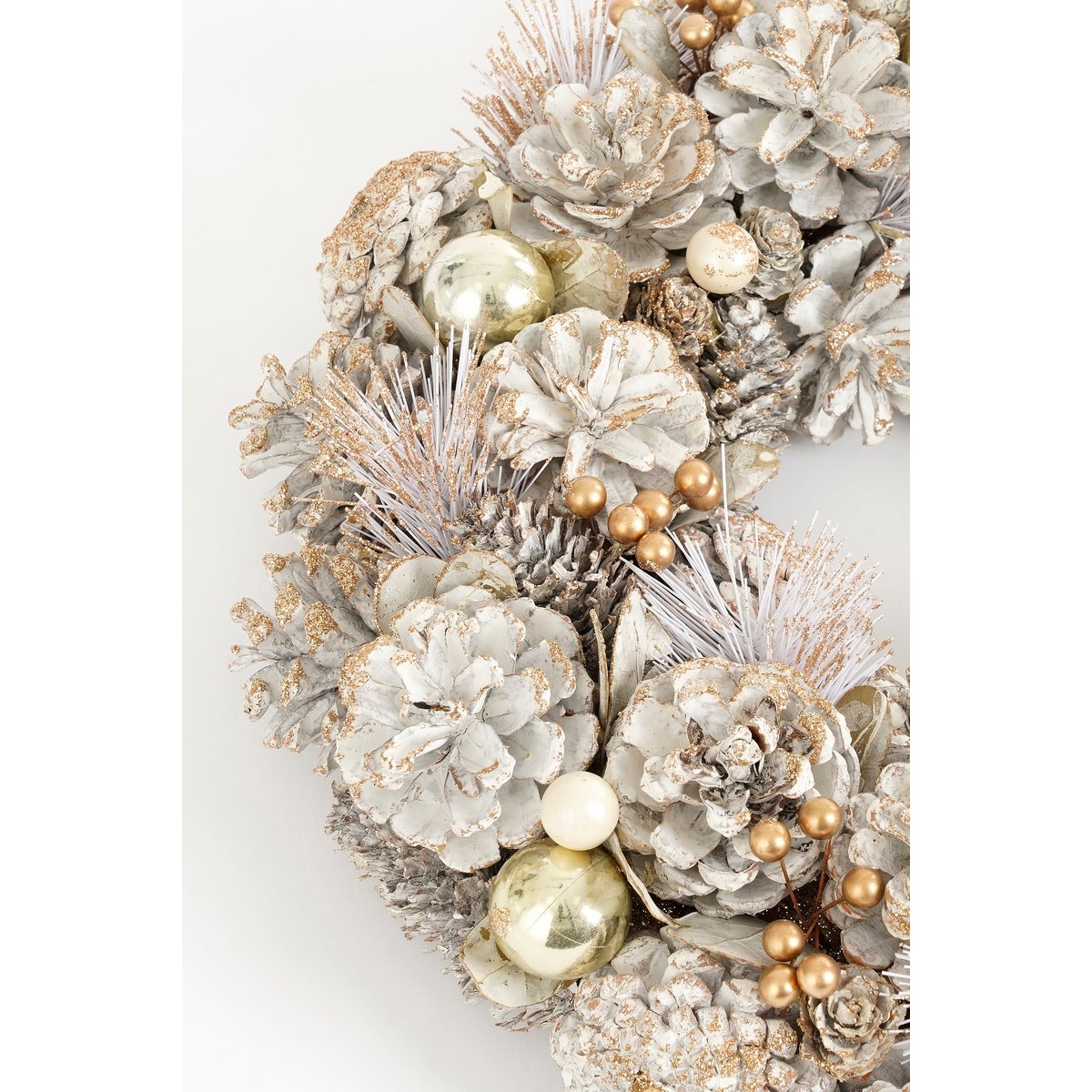 heySimeon | Hanley Weihnachtskranz mit Kiefernzapfen – Weiß Ø34 cm – Bild 2