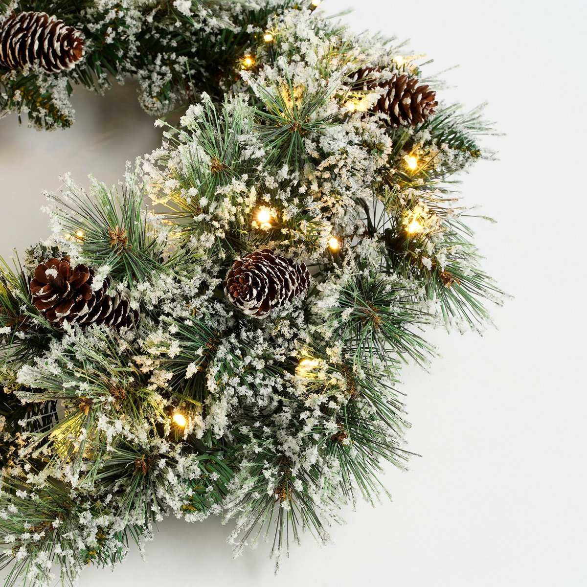 heySimeon | Vandans Weihnachtskranz mit LED-Beleuchtung – Grün gefrostet Ø60 cm – Bild 3