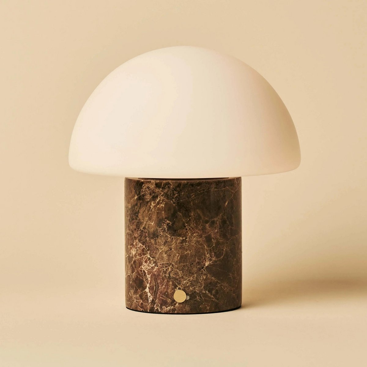 Tavellio | Designer-Tischlampe Maris Brown – brauner Marmor, kabellos & dimmbar
